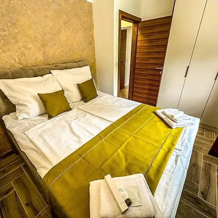 La Familia Jadrija Holiday home *