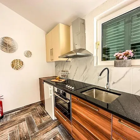 Holiday home La Familia Jadrija *